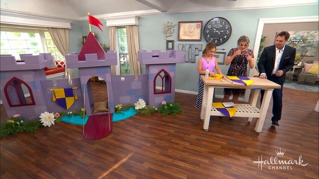 DIY Cardboard Castle - Home & Family смотреть онлайн