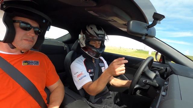 2022 Toyota GR86 on Track - Ken Gushi Driving - First Impressions | Test Drive смотреть онлайн