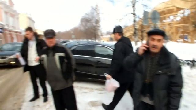 Незаконная табличка и парковка огорожена конусами смотреть онлайн