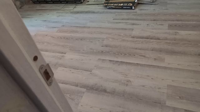 Кварцвиниловый ламинат Vinilam Сосна Адрен - описание работы, отзыв мастера смотреть онлайн