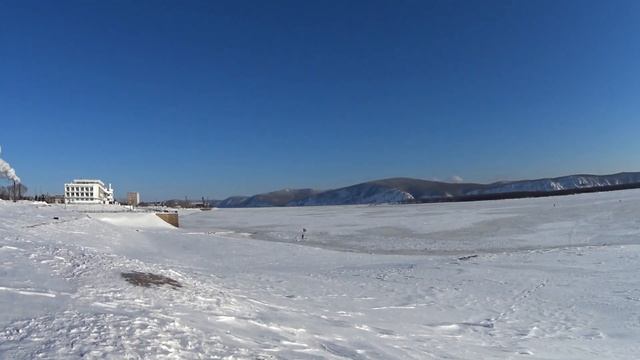 Комсомольск-на-Амуре. Зимняя рыбалка на Амуре. Мороз и солнце -15. Рыбалка в декабре. ШОК от погоды смотреть онлайн