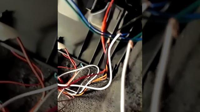 Подключение дистанционнго блока управления центральным замком автомобиля. LANBO LB 405 смотреть онлайн