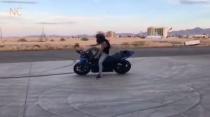 Girl Motorcycle Stunts 2018   Awesome People / Девушка на мото / Стант