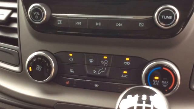 Ford Transit Custom L2 H2 Facelift Model Trend with Air Con & Heated seats смотреть онлайн