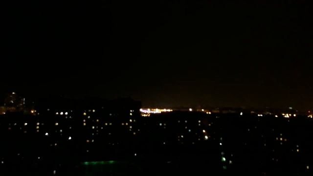 МОЛНИЯ УДАРИЛА В ТОРГОВЫЙ ЦЕНТР смотреть онлайн