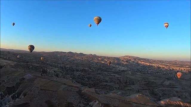 La Cappadoce vue de montgolfière смотреть онлайн