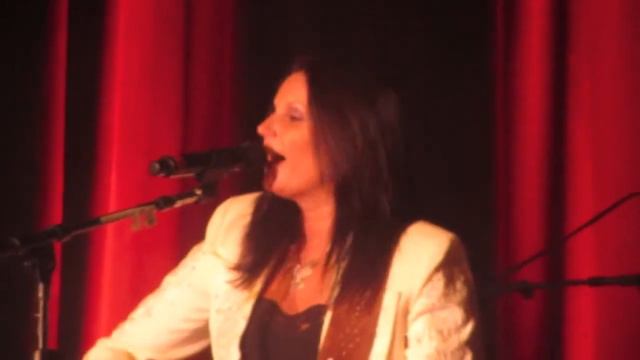 Terri Clark "It Wasn't God Who Made Honky Tonk Angels" Live in Calgary, AB, 3/16/13 смотреть онлайн