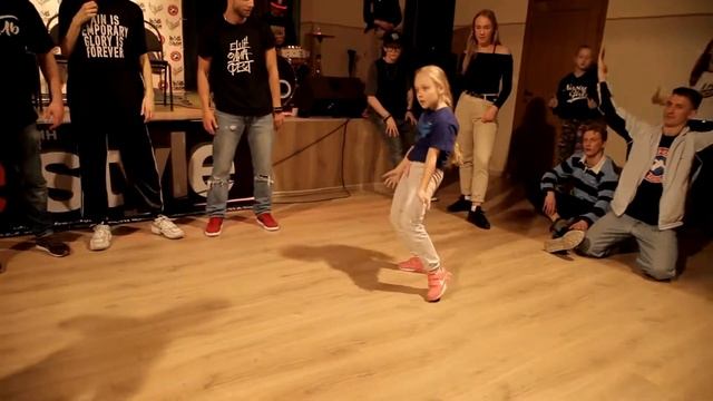 ВСЕ СВОИ. Prezident Breakerz. Танцы в Череповце! смотреть онлайн