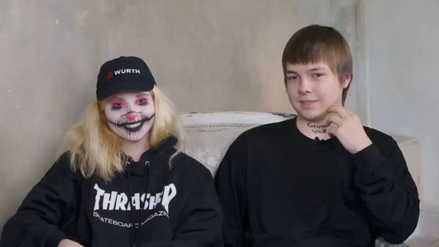 сплитика пытается показаться адекватной смотреть онлайн
