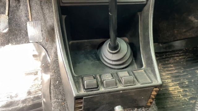 На  ВАЗ 2107 Замена лобового стекла  Сборка салона