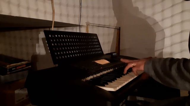 composition synthétiseur yamaha psr 520 смотреть онлайн
