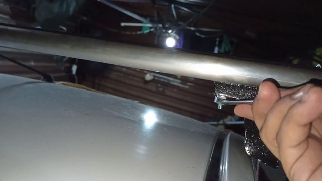 COMO INSTALAR BARRAS PORTAEQUIPAJE EN NISSAN TIIDA смотреть онлайн