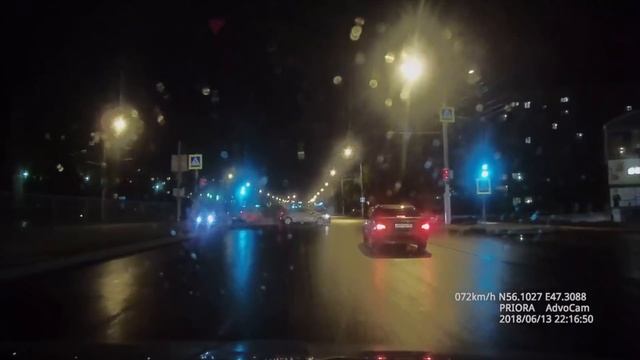 Момент ДТП на проспекте Тракторостроителей в Чебоксарах, 13 июня 2018 смотреть онлайн