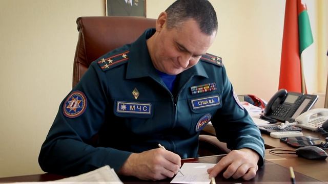 Начальник управления подписывает поздравительные письма ко Дню матери 2023 смотреть онлайн