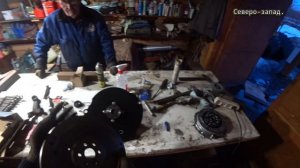 Как построить КАРАКАТ в своëм гараже. СБОРКА И УСТАНОВКА СЦЕПЛЕНИЯ НА КОРОБКУ ВАЗ-2108. #2.