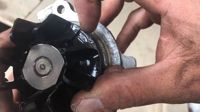 ТЗА Powerfull Lux. Треснула крыльчатка и проворачивается на валу. Пробег помпы 31 тыс. км