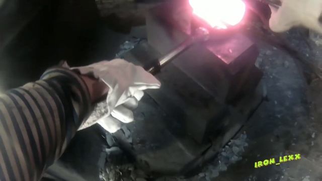 КОВКА КУВАЛДЫ / глазами помощника кузнеца смотреть онлайн