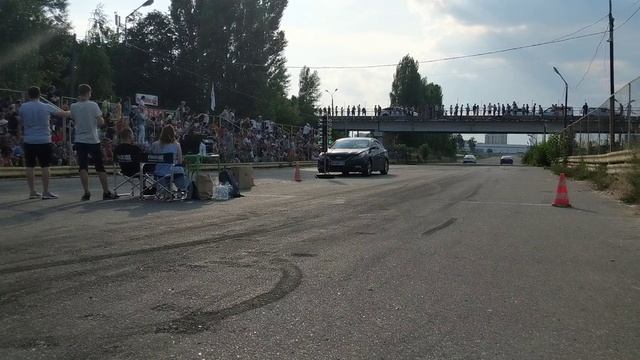 Самая бесшумная гонка в мире: заезд на четверть мили электромобилей Tesla (2) смотреть онлайн