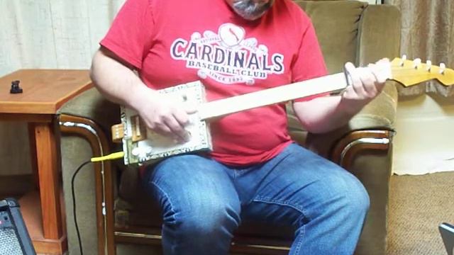 4 string Cigar Box Guitar, Arturo Fuente box, strat style headstock смотреть онлайн