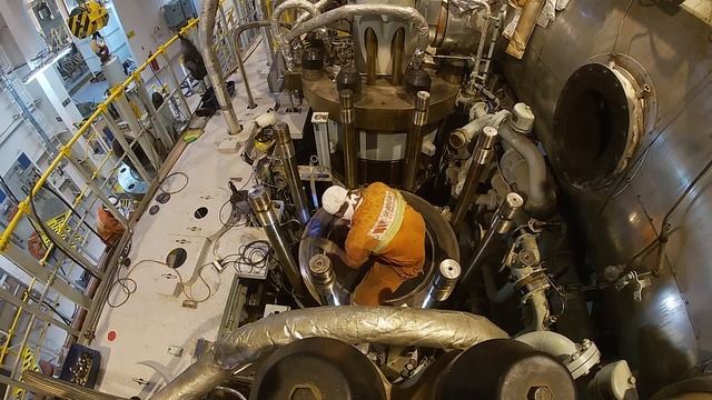 #ship #marine #engine #2stroke Main engine unit overhaul смотреть онлайн