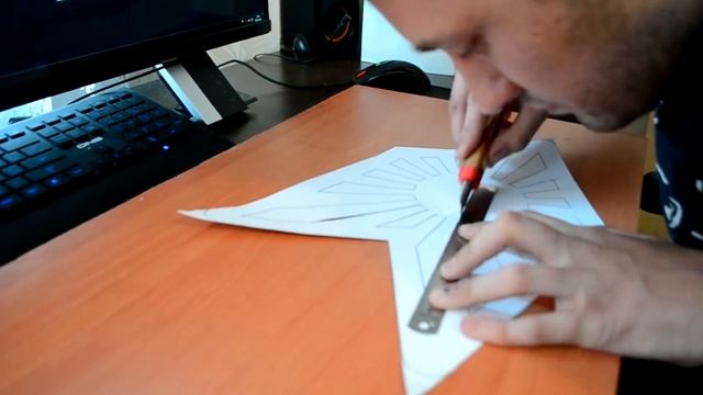 Самостоятельное изготовление и наклейка на авто виниловой наклейки.