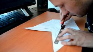 Самостоятельное изготовление и наклейка на авто виниловой наклейки.