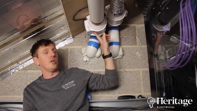 Inline Extractor Fan vs Integrated Extractor Fan Installation смотреть онлайн