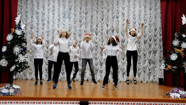Флешмоб на Новый год - 7 класс смотреть онлайн