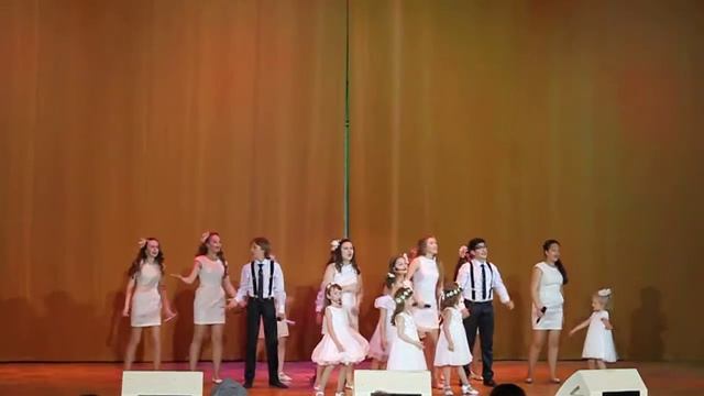 "Облака - белогривые лошадки" - Театр Песни "ПЛАНЕТА ДЕТСТВА" (рук. Елена Ульянова) смотреть онлайн