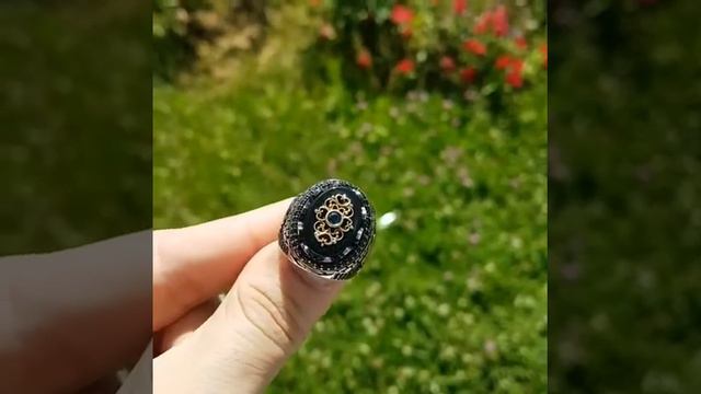 Мужской перстень черный с камнем Оникс гравировка тиснение ручной работы смотреть онлайн