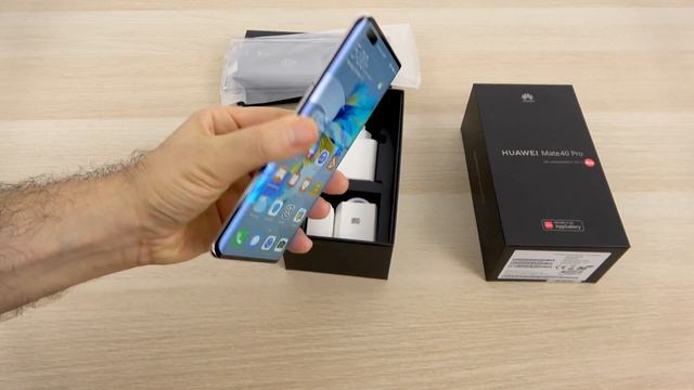 Huawei Mate 40 Pro Unboxing în Limba Română (Telefon cu procesor de 5 nm, cameră cu tracking uman) смотреть онлайн
