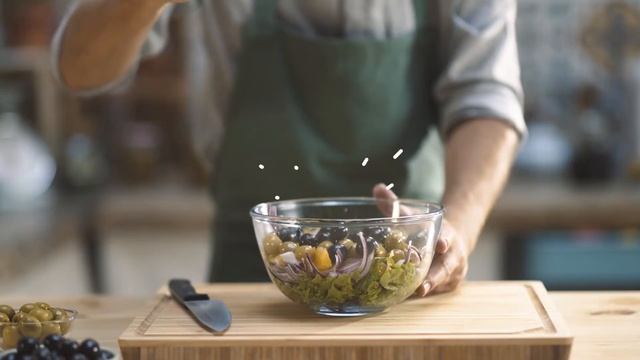 Салат из апельсинов с оливками и красным луком смотреть онлайн