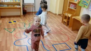 Игра «Сказочные цветы» на основе пособия В. В. Воскобовича «Разноцветные лепестки Ларчик (ковролин)»