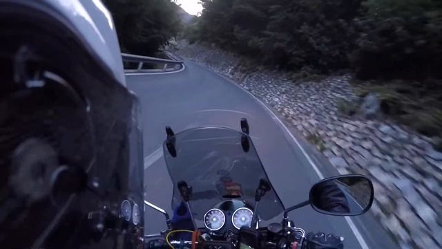 Kawasaki W800 Austria Серпантины в Австрии смотреть онлайн