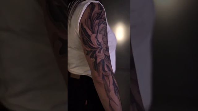 Chrysanthemum sleeve tattoo #tattoo #tattooideas смотреть онлайн