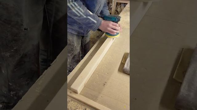 Шлифовка ножки стола - Столярный цех Vimond