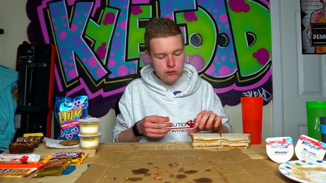 THE UNLIMITED CALORIE CHEAT MEAL CHALLENGE! | 11,000+ CALORIES смотреть онлайн
