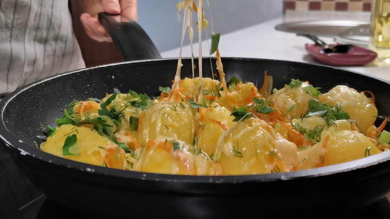 Никогда ВКУСНЕЕ не ела, потрясающая КАРТОШКА по-новому! А просто как, век живи - век учись! смотреть онлайн