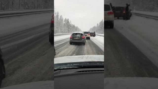 Едем в Москву на Мазда Сх5 кататься на коньках!!! смотреть онлайн