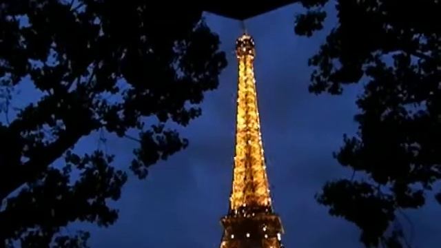 Париж. Эйфелева Башня ночью смотреть онлайн