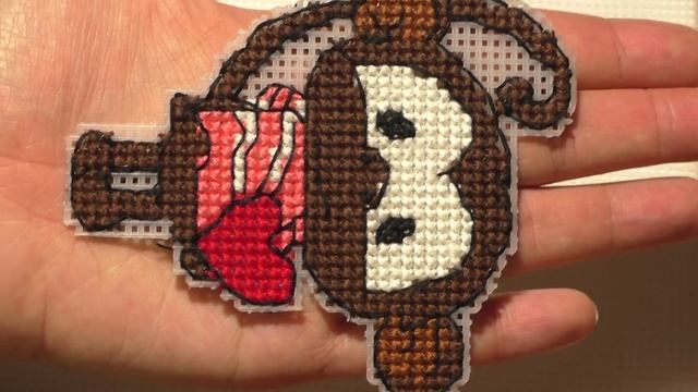 Мастерилка №3 Обезьянка вышитая на пластиковой канве !!! смотреть онлайн