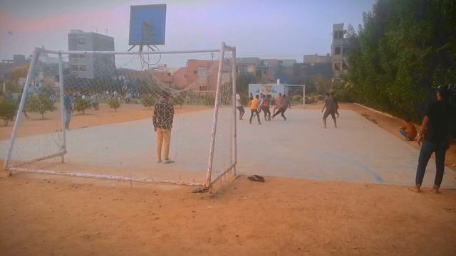Episode 4 Play Football With Friends смотреть онлайн
