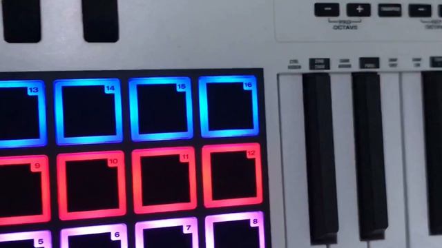 M-Audio Code-61 USB/MIDI Keyboard Controller Demo by Sweetwater смотреть онлайн