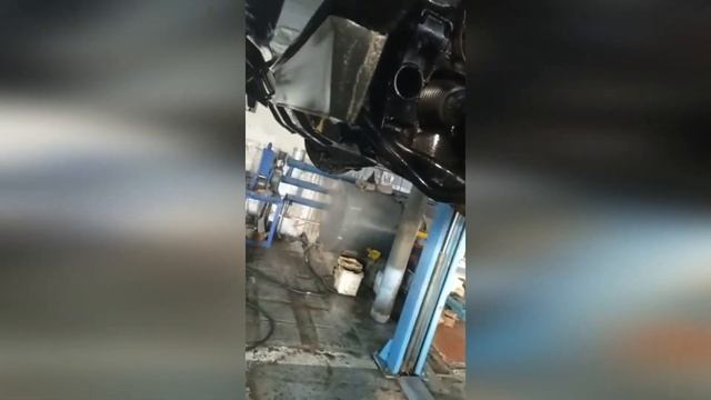 Антикоррозийная обработка днища автомобиля. Подготовка Mitsubishi Pajero к зиме на север Сибири) смотреть онлайн