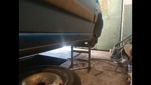 замена полуосей с французских на совецкие .Peugeot Partner Electric смотреть онлайн