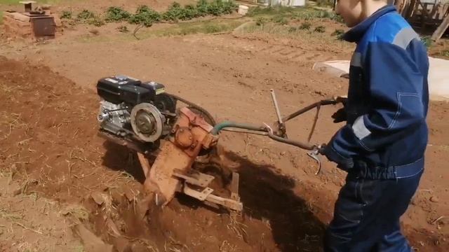 Мотоблочу в 15 лет самодельный мотоблоком! смотреть онлайн