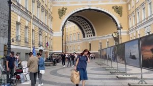 "А В ЖИЗНИ ПО ДРУГОМУ" - Россия Глазами ИНОСТРАНЦЕВ! КАК РУССКИМ ЗАВИДУЮТ В ЕВРОПЕ 🇷🇺 Russian Stree