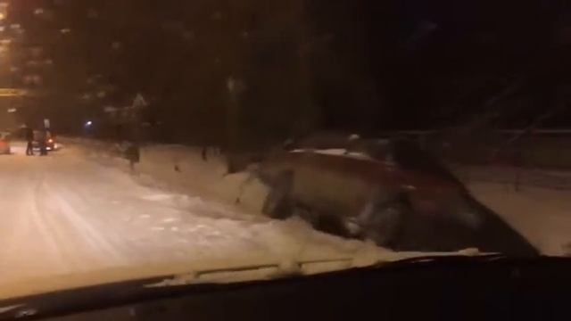 ВАЗ слетел с дороги в Волгодонске смотреть онлайн