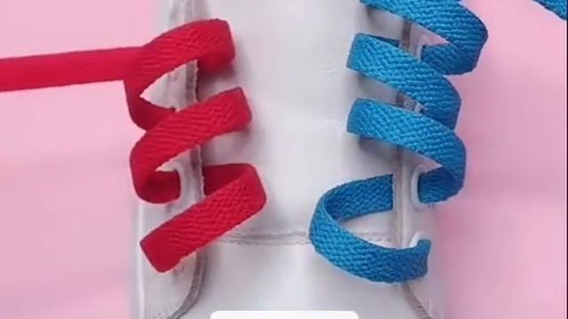 #девочкам Как зашнуровать кеды разноцветными шнурками за 10 секунд своими руками смотреть онлайн