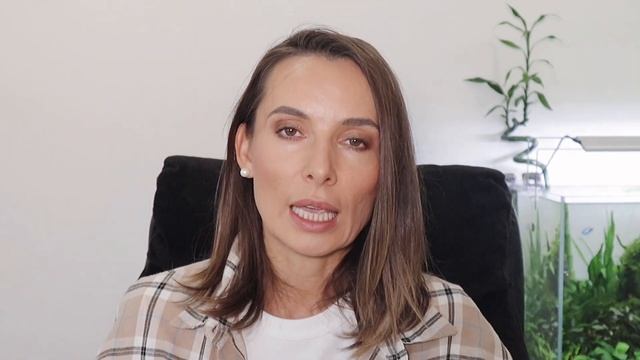 ТРЕУГОЛЬНОЕ ЛИЦО НА ПРИМЕРЕ ЗВЁЗД. ПОДБИРАЕМ МАКИЯЖ. смотреть онлайн